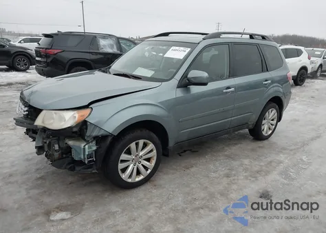 2011 Subaru Forester 2.5X Premium из США, поврежденный, VIN JF2SHBDCXBH740355